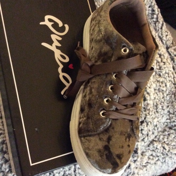 cute canvas sneakers